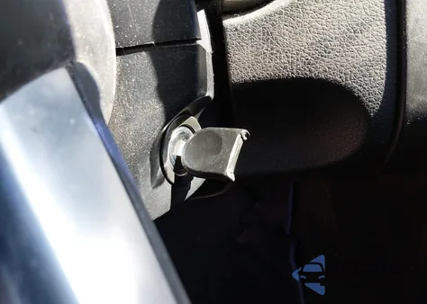 2007 Ford Mustang V6 Deluxe/V6 Premium z USA, uszkodzony, nr VIN 1ZVFT80N175258095